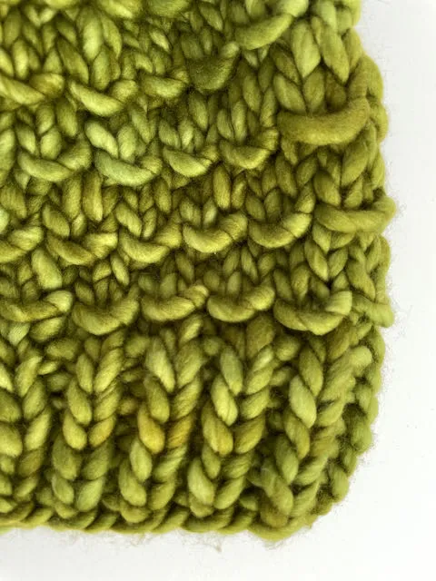 Bamboo Beanie in Lettuce/espresso pom