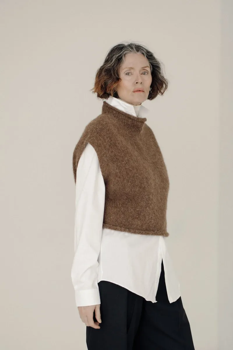 Bare Knitwear Iris Vest (Saddle)