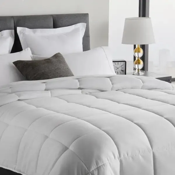 Down Alternative Microfiber Comforter