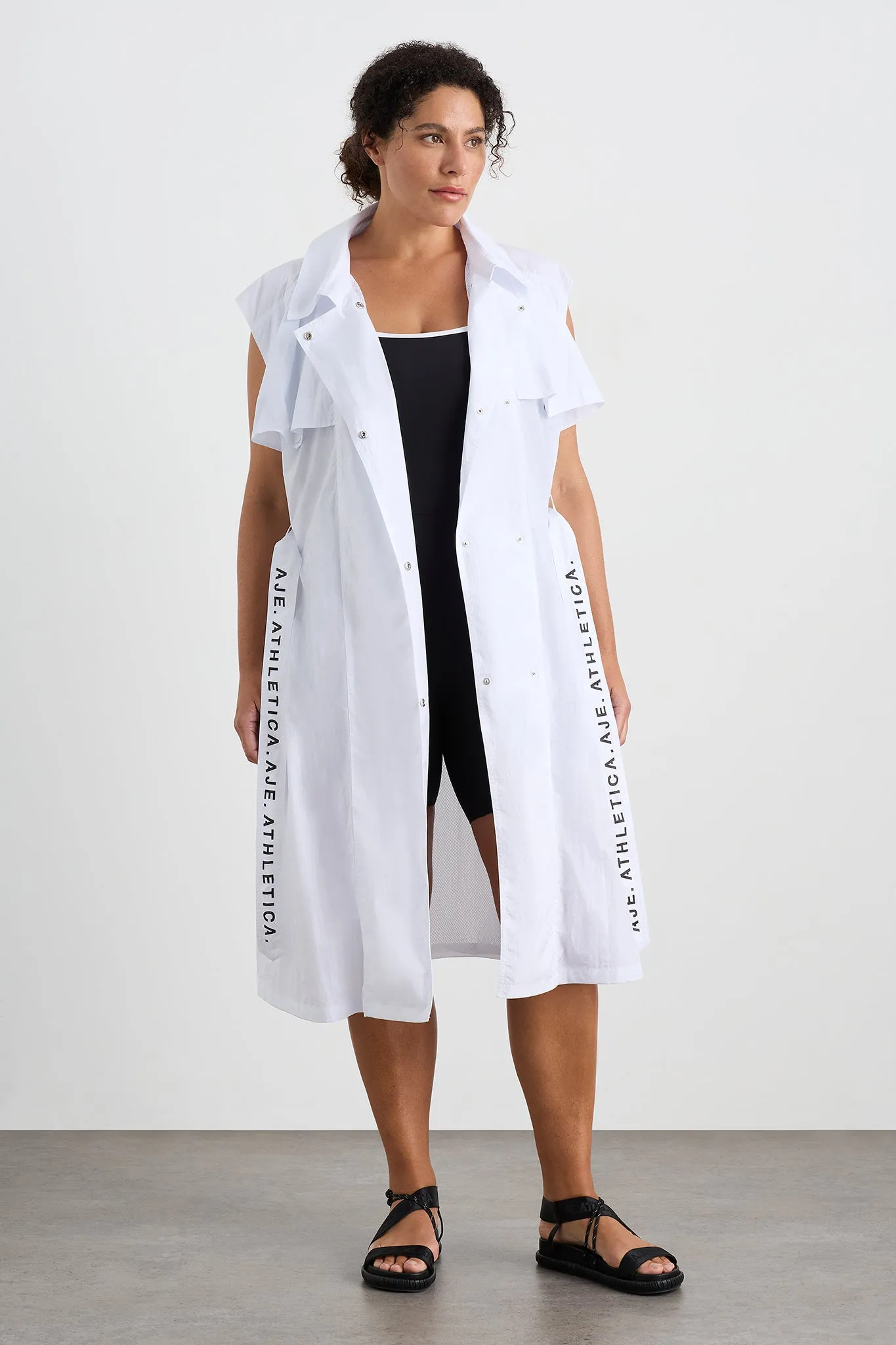 Storm Flap Sleeveless Trench 703